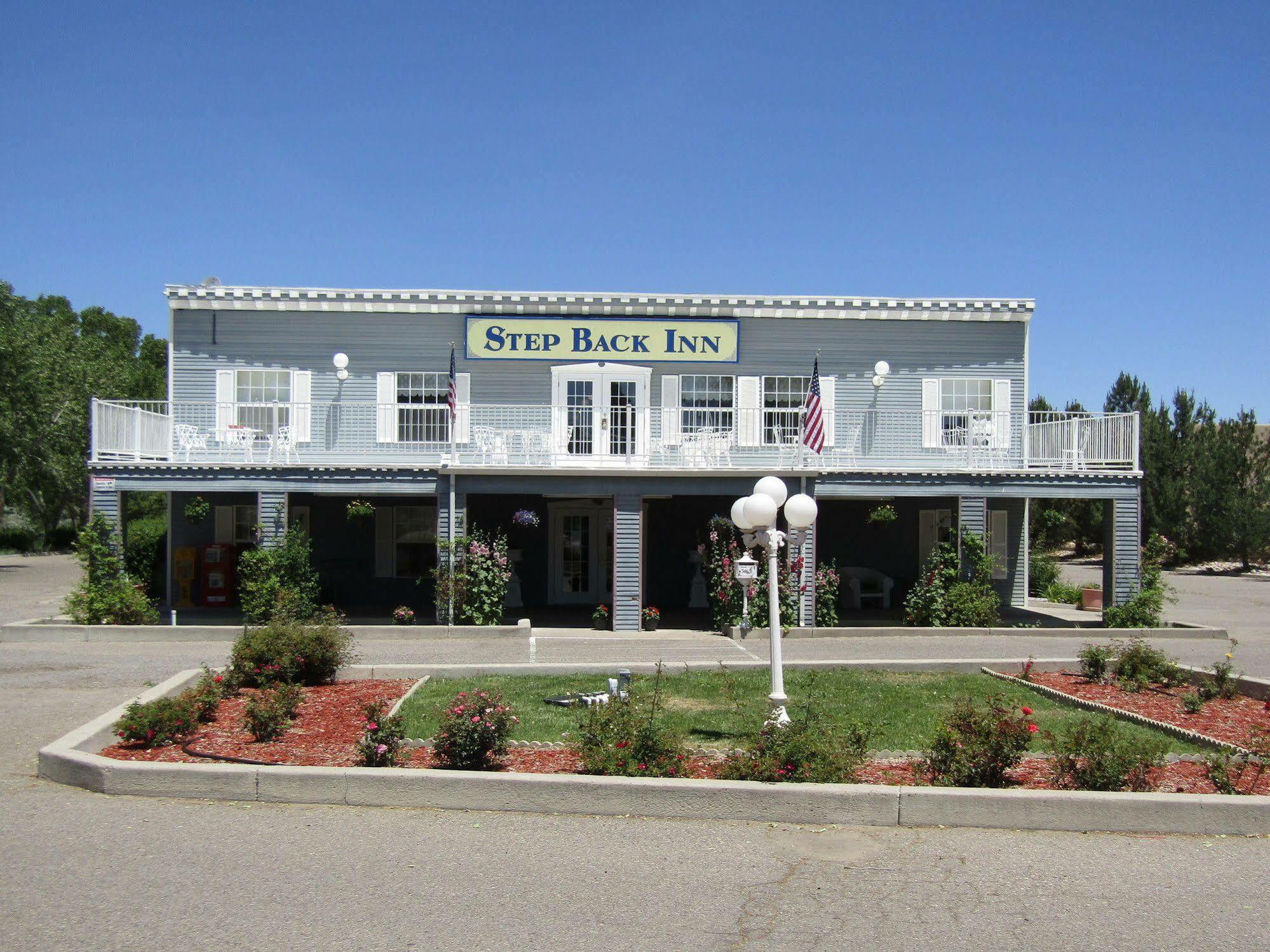 Step Back Inn Aztec Exterior photo