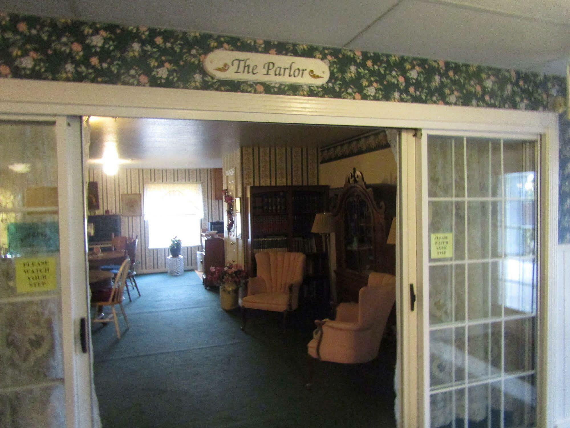 Step Back Inn Aztec Exterior photo